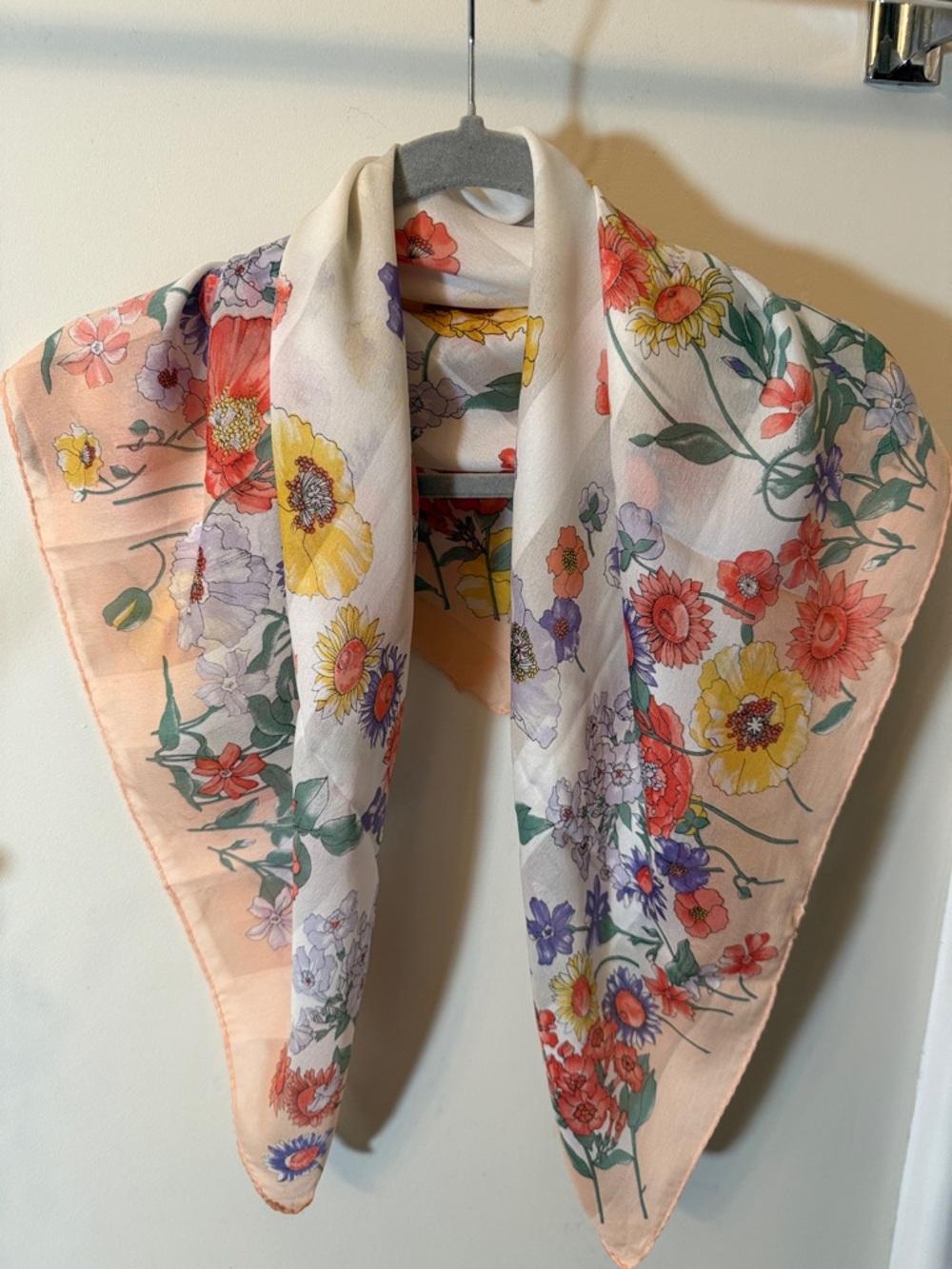 Vintage Floral Print Lightweight Women's Scarf - Peach Multi